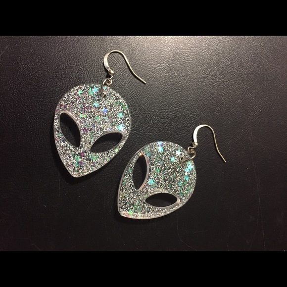 Alien Earrings - Picture 3 of 4